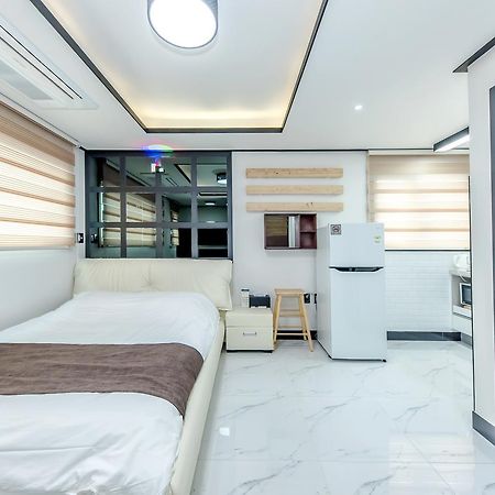 Jeju Skyhill Pension مدينة سيوجويبو المظهر الخارجي الصورة