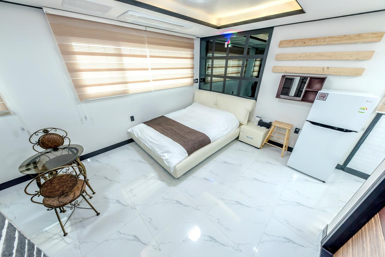 Jeju Skyhill Pension مدينة سيوجويبو المظهر الخارجي الصورة